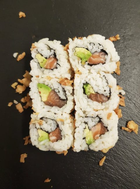California Saumon Avocat Oignon frit